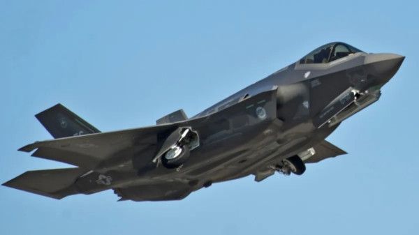 بصاروخ "سطح جو".. إيران تستهدف طائرة حربية إسرائيلية (F-35) في أجوائها