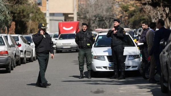 إيران: اعتقال جاسوس للموساد وتفكيك قنبلة إلكترونية غرب طهران