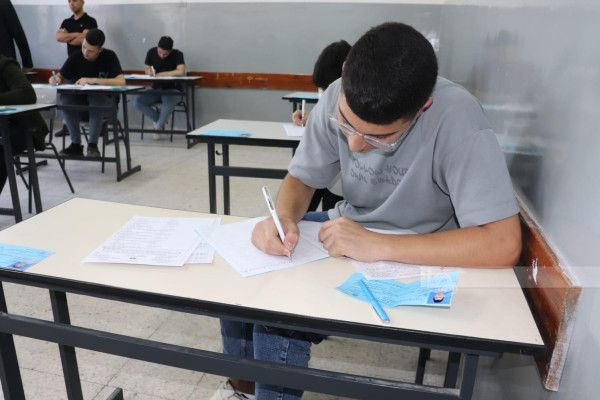 امتحانات الثانوية تنطلق في الضفة والخارج..وقطاع غزة يغيب للعام الثاني على التوالي