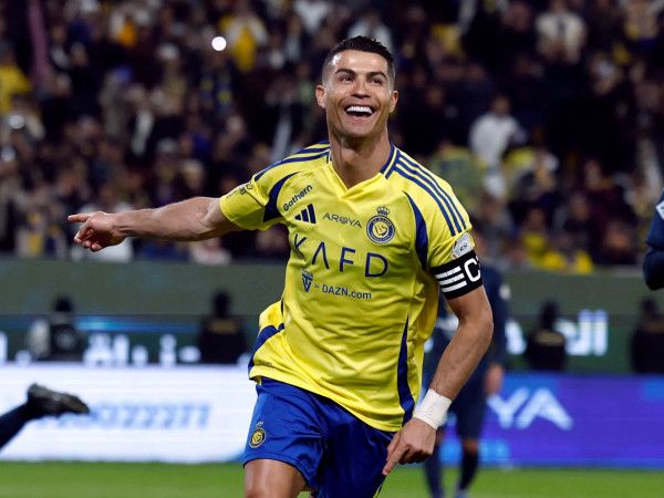 تفاصيل جديدة بشأن عقد رونالدو مع النصر السعودي