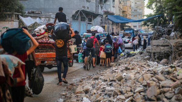 صورة: الاحتلال يصدر أوامر إخلاء واسعة لسكان مناطق في غزة ويدعوهم للتوجه نحو المواصي