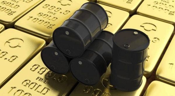 تراجع أسعار الذهب واستقرار النفط عالميا