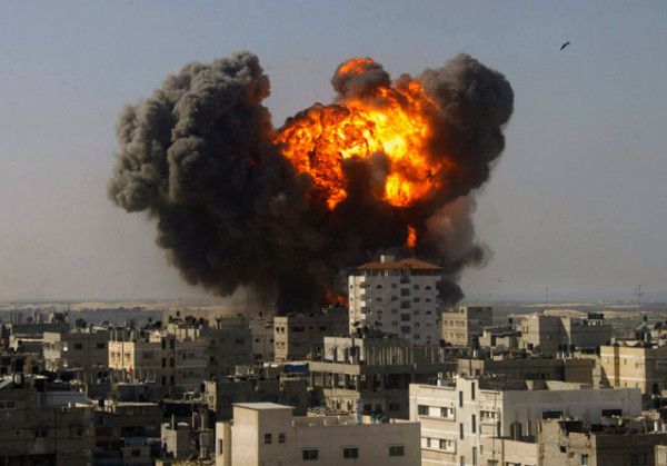 مجازر دامية.. شهداء وإصابات بقصف الاحتلال المكثف والمتواصل على قطاع غزة