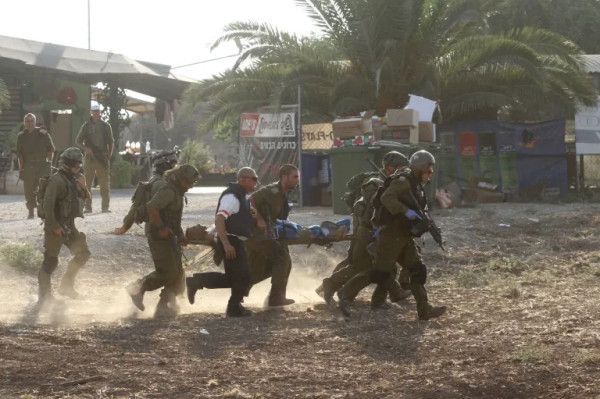 إصابة 10 جنود إسرائيليين في حادث عملياتي على مشارف مدينة غزة