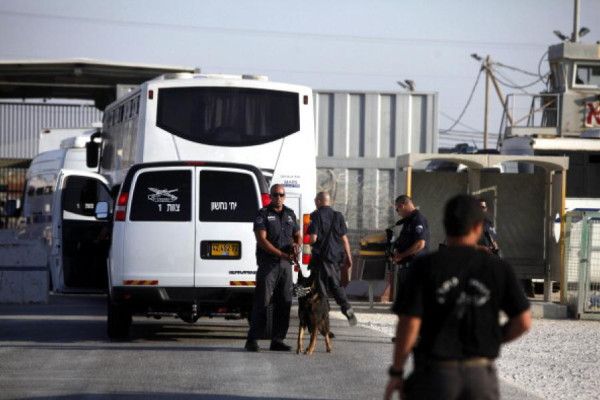 "هيئة الأسرى": ثلاثة أسرى يعانون أوضاعا صحية صعبة في سجن "جلبوع"