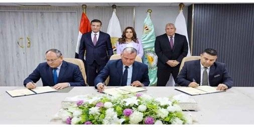 وزيرا التنمية المحلية والزراعة ومحافظ الوادي الجديد يشهدون توقيع بروتوكول لإنشاء أول مركز متكامل لإنتاج الحرير الطبيعي