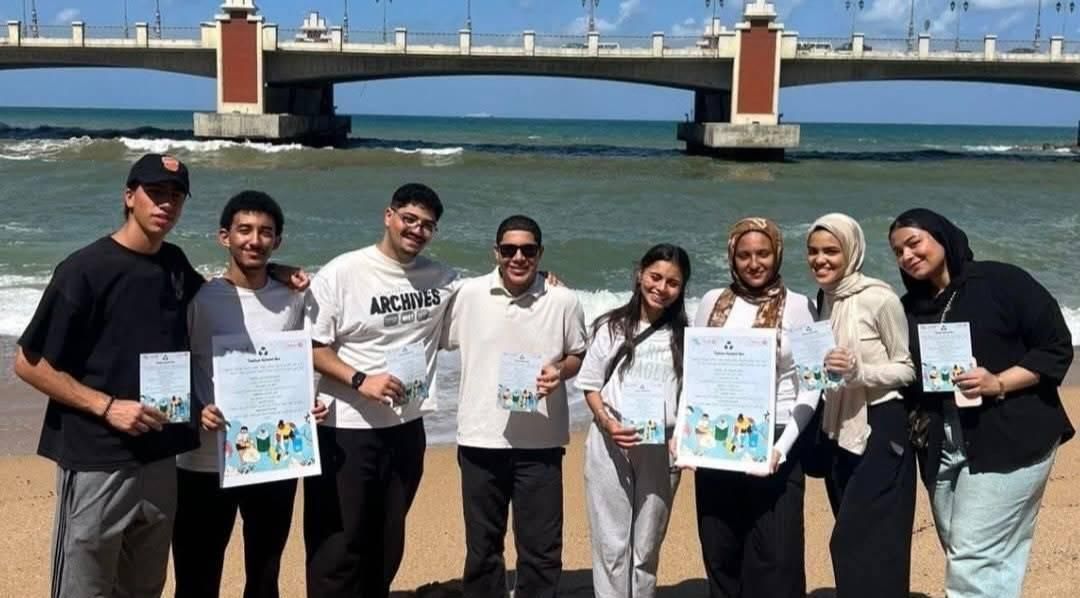حملة مصرية لتنظيف شواطئ الإسكندرية