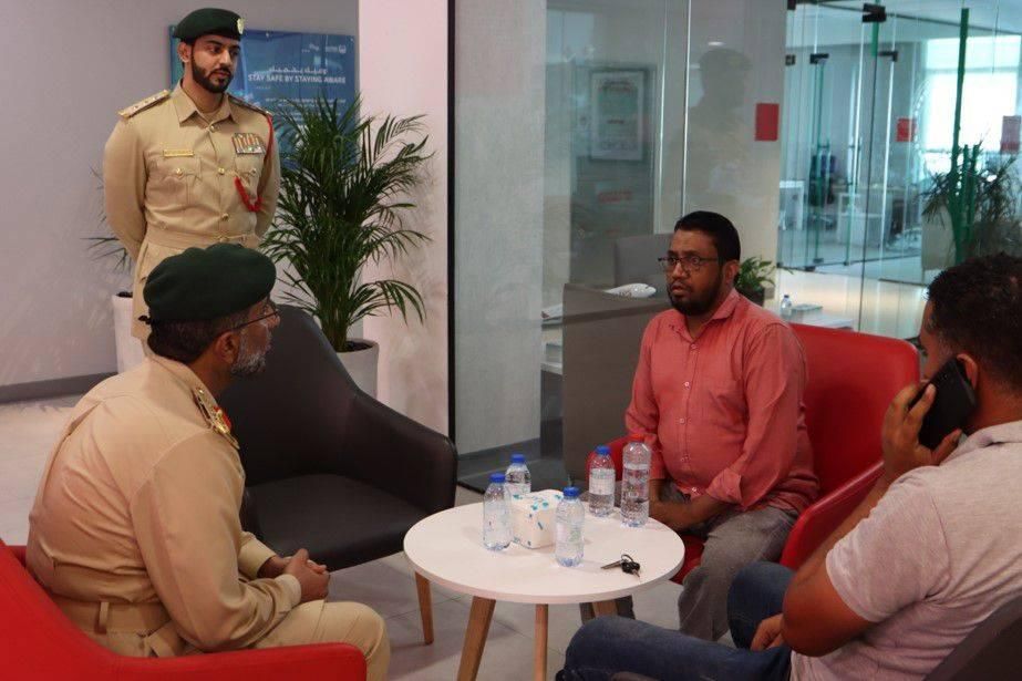 مركز شرطة الخوانيج يلتقي المتعاملين ضمن «سعادتنا من سعادتكم»