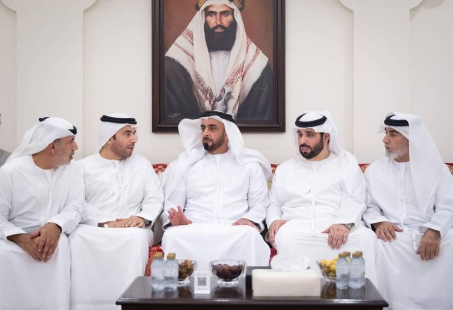 سيف بن زايد يعزي في وفاة أرملة المرحوم ناصر الريسي