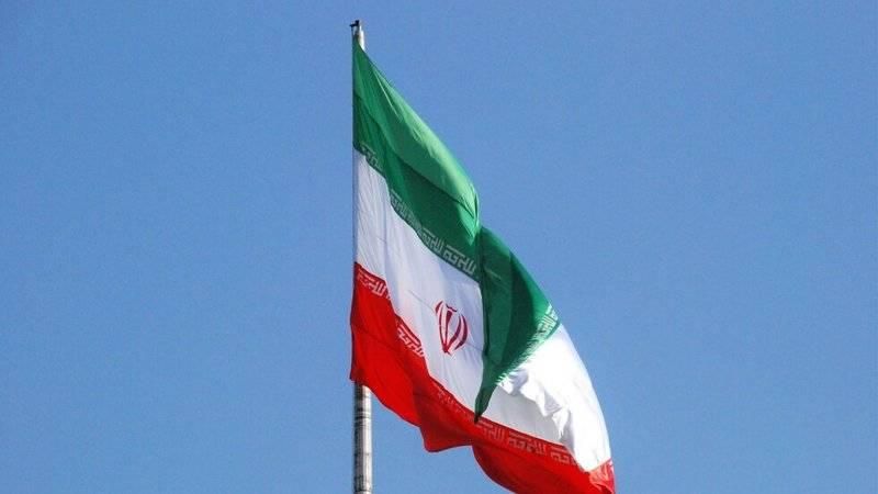 إيران تواجه إعادة فرض العقوبات بتعليق تعاونها مع «الذرية»
