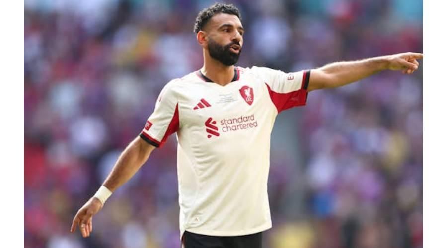 محمد صلاح قرر الحضور لحفل الكرة الذهبية في باريس.. ما موقف آرني سلوت؟