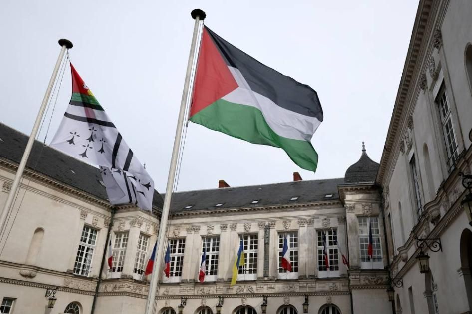 رغم التحذيرات الرسمية.. بلديات فرنسية ترفع العلم الفلسطيني