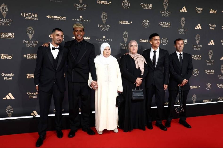 والد لامين يامال: ابني أفضل لاعب في العالم.. والأحق بالبالون دور