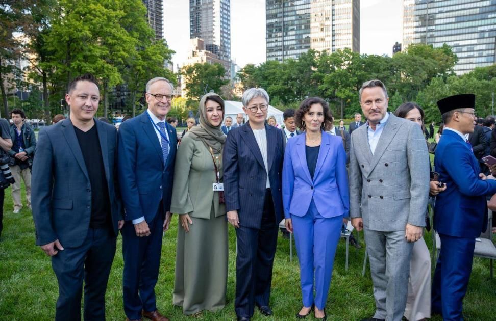 الإمارات توقع على إعلان حماية العاملين الإنسانيين