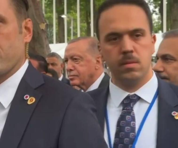 بعد ماكرون.. أردوغان يتعرض لتوقيف مؤقت أثناء مرور موكب ترامب في نيويورك (فيديو)