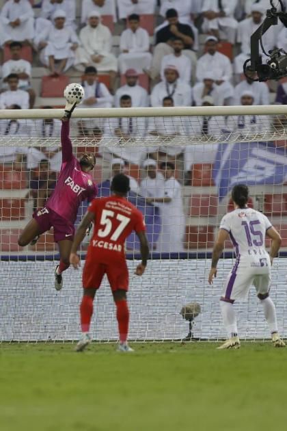 العين.. «زعيم» دوري أدنوك بـ«قبضة خالد»