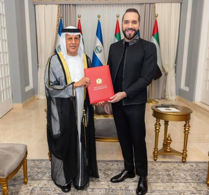 سفير الإمارات يقدم أوراق اعتماده إلى رئيس السلفادور