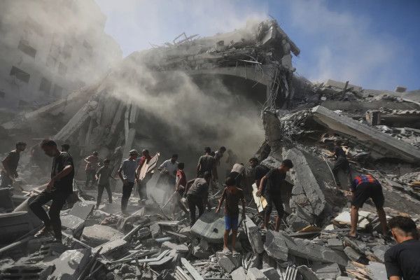 المرصد الأورومتوسطي: إسرائيل تبتز عائلات في غزة بين التعاون مع قواتها أو القتل والتهجير