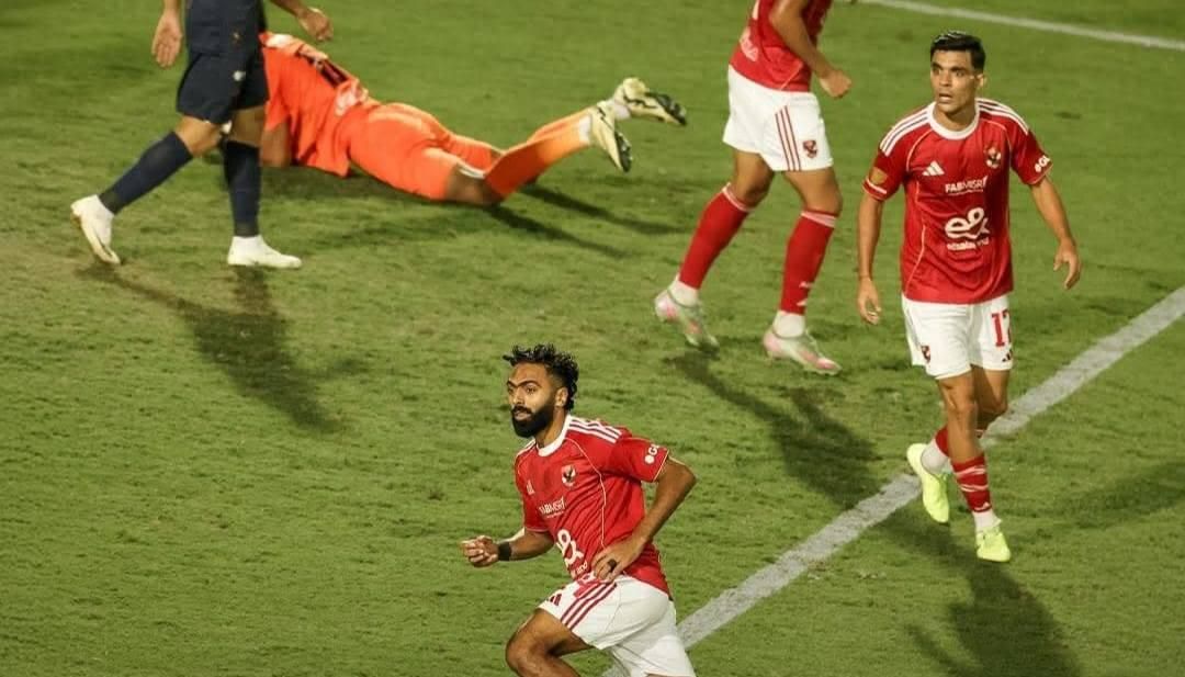 حكم مباراة الأهلي والزمالك.. الحالات التحكيمية تثير الجدل