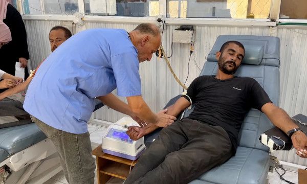 غزة: بنوك الدم مهددة بالتوقف الكامل للنقص الحاد بالمواد المخبرية
