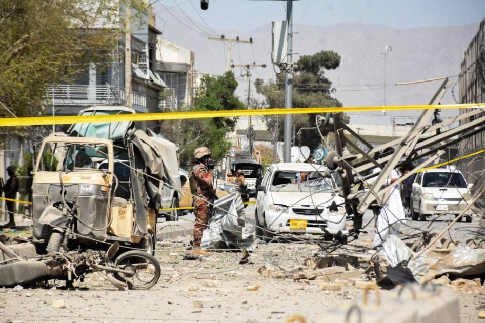 مقتل وإصابة 43 شخصاً في تفجير استهدف مقراً أمنياً بباكستان