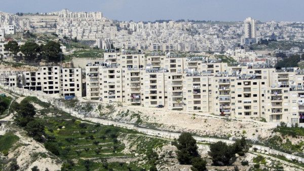 بريطانيا تُطالب سلطات الاحتلال بوقف بناء المستوطنات في الضفة