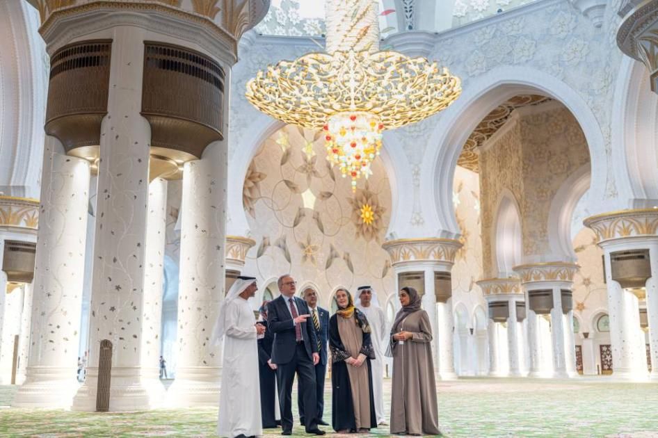 رئيس وزراء أستراليا يزور جامع الشيخ زايد الكبير في أبوظبي