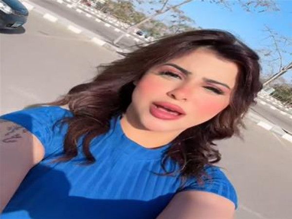 البلوغر المصرية منة أشرف خلف القضبان بسبب "فيديوهات مخلّة"