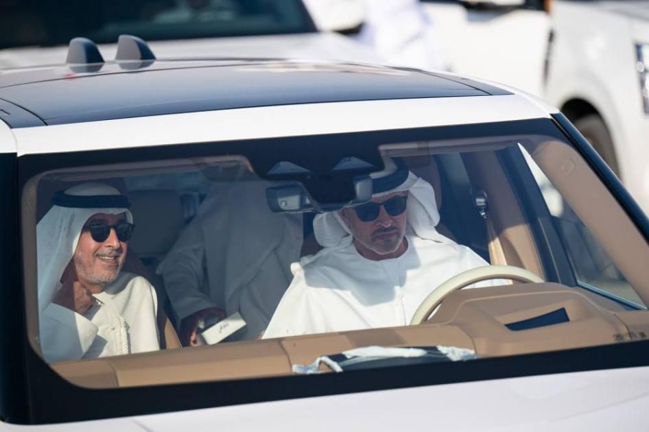هزاع بن زايد يشهد منافسات ختامي مهرجان العين لسباقات الهجن 2025