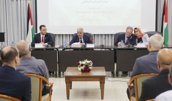 لمناسبة يوم المعلم العالمي:مشاركون يؤكدون أهمية حماية المعلمين الفلسطينيين وصون رسالتهم رغم الظروف الصعبة
