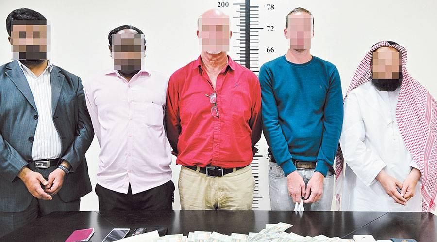 شرطة دبي توظف الذكاء الاصطناعي لإحباط جرائم العملات المزورة