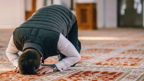 هل المواظبة على الصلاة تغني عن قضاء ما فات منها؟