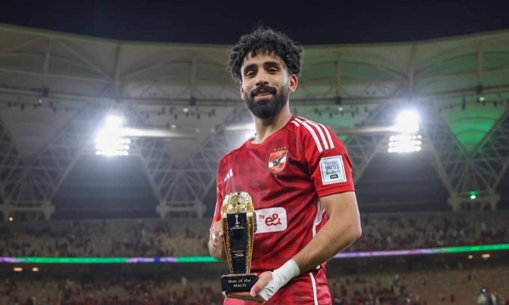 نجم الأهلي المصري يريد ضعف راتبه الحالي.. وإدارة النادي تنفي