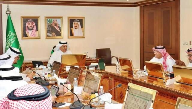 وزير البيئة يبحث أداء صندوق البيئة ومشاريعه المستقبلية