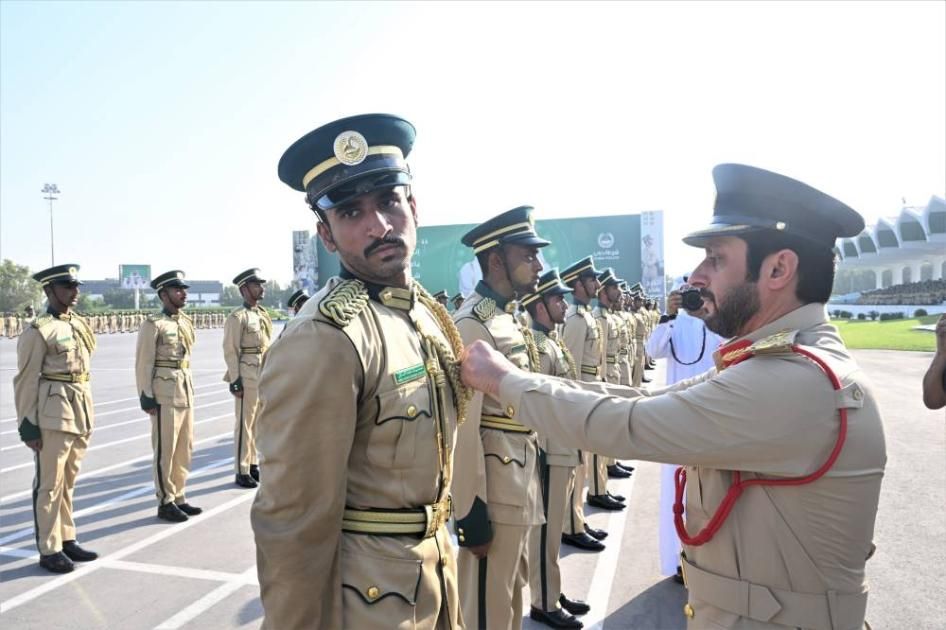 المهيري يقلّد المرشحين شارات الانضباط والجدارة ضـمن «ثابـر»