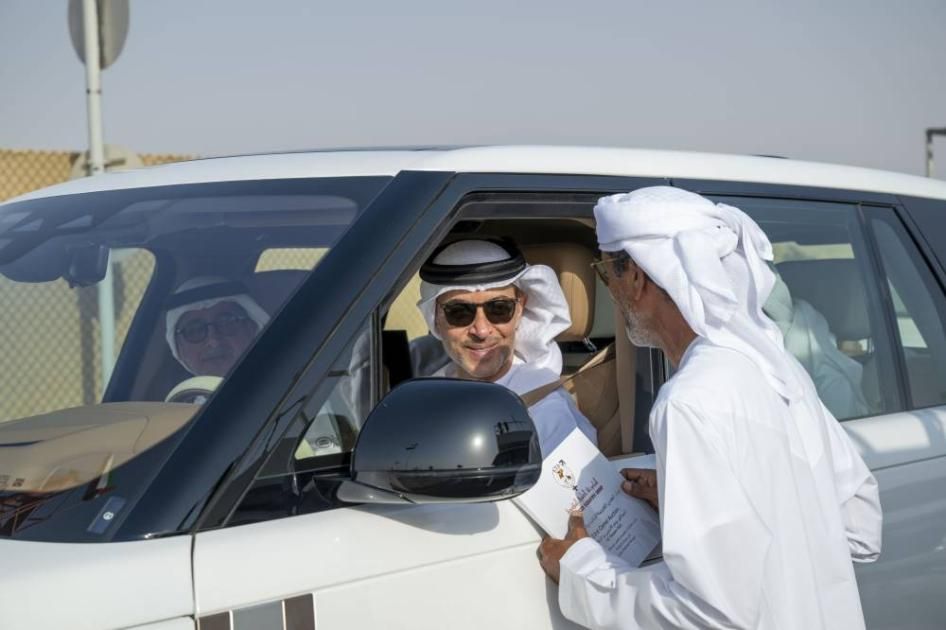 هزاع بن زايد يشيد بالجهود التنظيمية للنسخة الأولى من مهرجان العين لسباقات الهجن