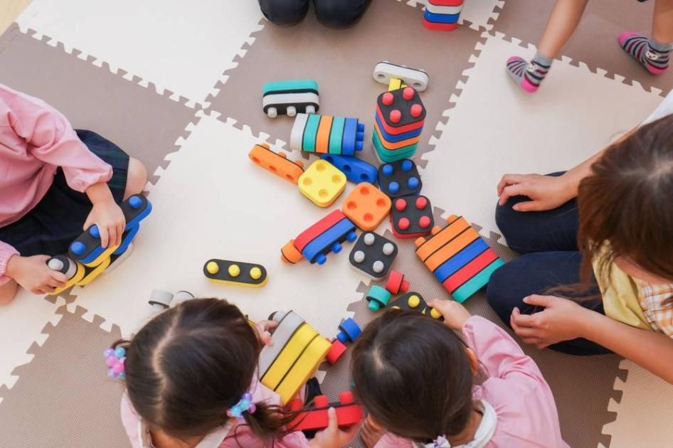 افتتاح 7 حضانات ومدرستين خاصتين بأبوظبي