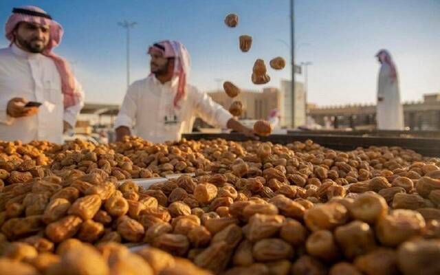 المملكة تبحث مع "الفاو" تعزيز التعاون في قطاع التمور