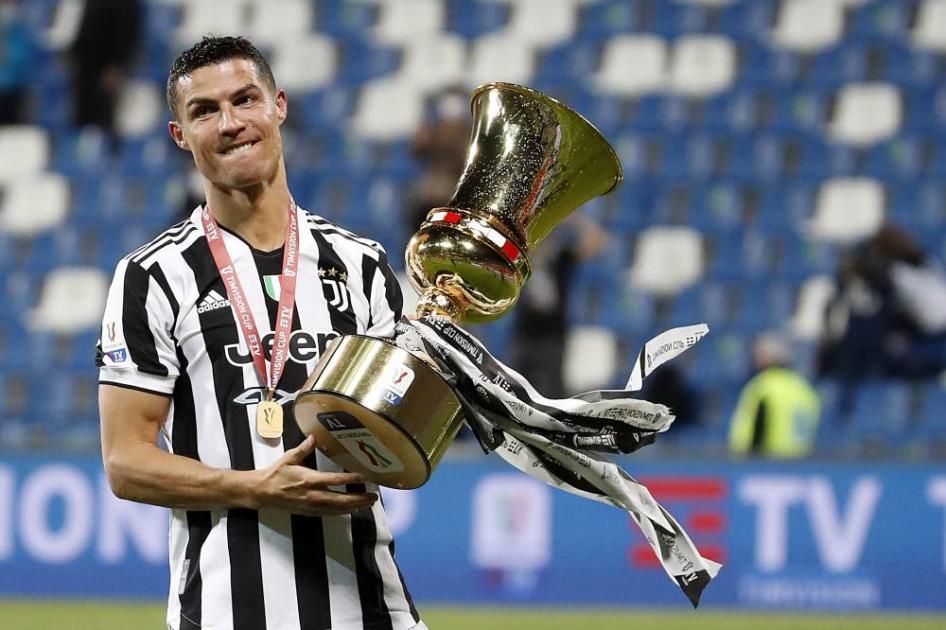 رونالدو سأل طبيب يوفنتوس عن مكونات قنينة الماء
