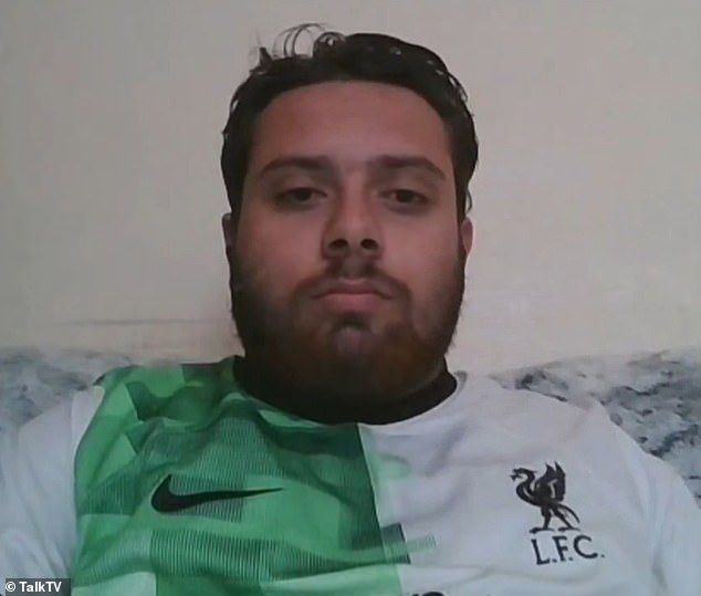 قميص ليفربول يتسبب بطرد سائق حافلة