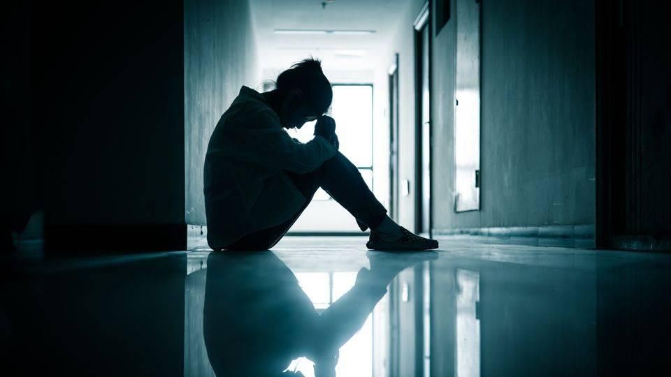 النساء أكثر عرضة للاكتئاب بسبب عوامل وراثية