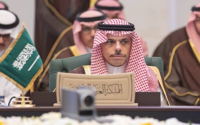 وزير الخارجية يصل باريس للمشاركة في اجتماع بشأن الخطة الأمريكية لغزة