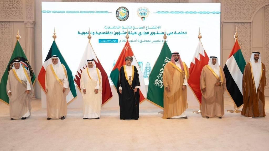 عبدالله بن طوق: الوحدة الاقتصادية الخليجية تسهم في تسريع مسيرة التنمية المستدامة