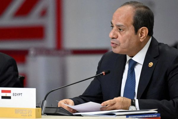 السيسي يدعو المستشار الألماني لحضور توقيع اتفاق غزة