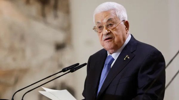 الرئيس عباس: نأمل أن يسود الأمن والسلام بيننا وبين إسرائيل