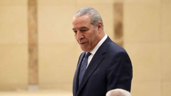 حسين الشيخ يلتقي توني بلير في الأردن لبحث مرحلة مابعد الحرب في غزة