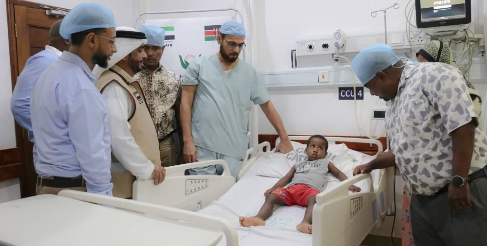 وفد «الشارقة الخيرية» ينجز عمليات قسطرة وقلب مفتوح في كينيا