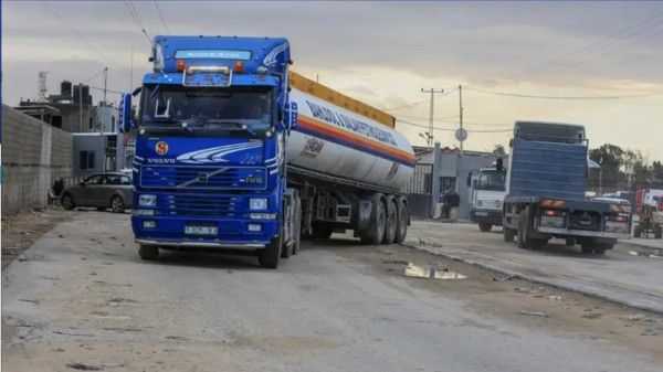 دخول شاحنات الوقود والغاز إلى غزة لأول مرة منذ 8 أشهر
