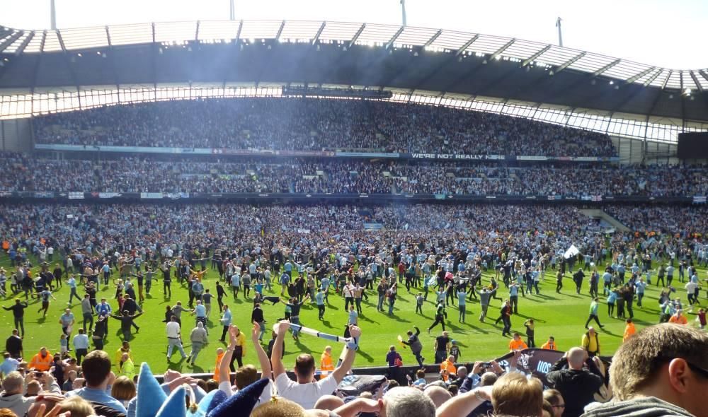 بارتون يهاجم واين روني ويتذكر لقب مانشستر سيتي التاريخي