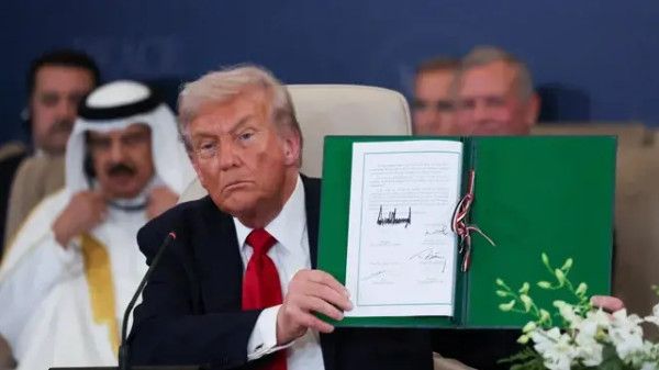 بايدن وكلينتون يشيدان بترامب لدوره في وقف حرب غزة